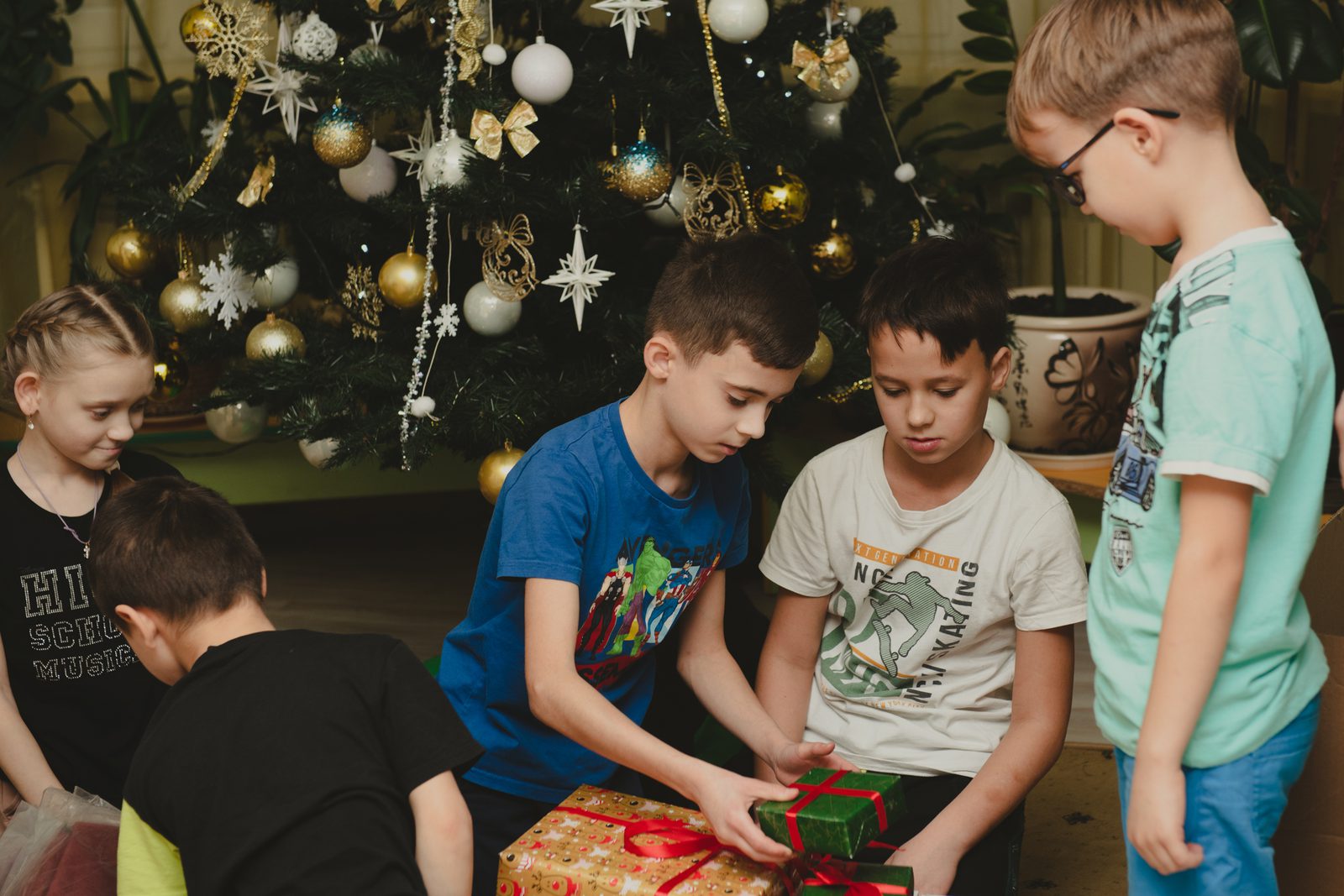 1,500 children of orphanages received New Year's gifts!