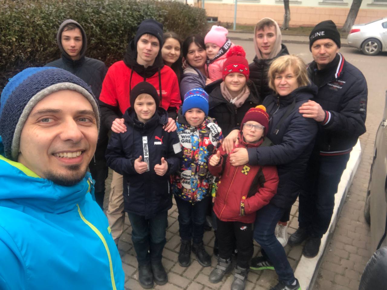 Helped to evacuate the Orphanage of the Makovetsky family to a safe place due to the martial law in Ukraine